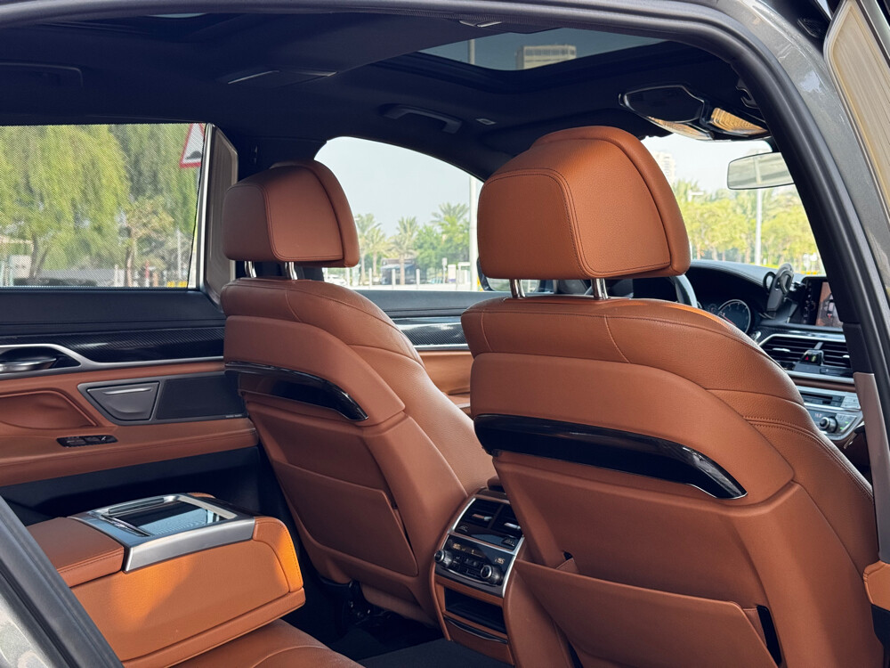 BMW 730 Li - 10