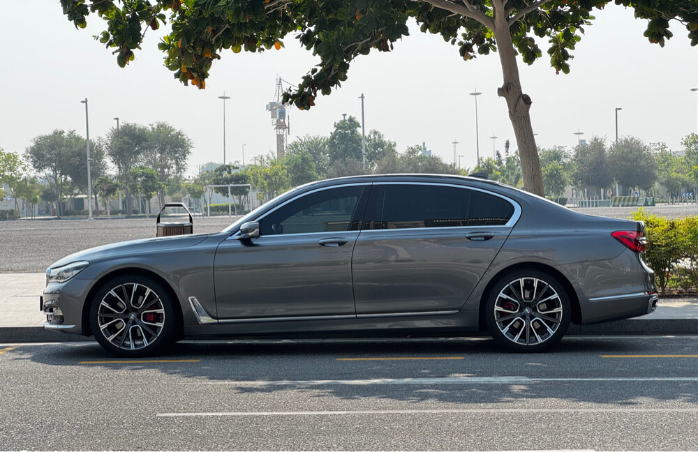 BMW 730 Li - 7