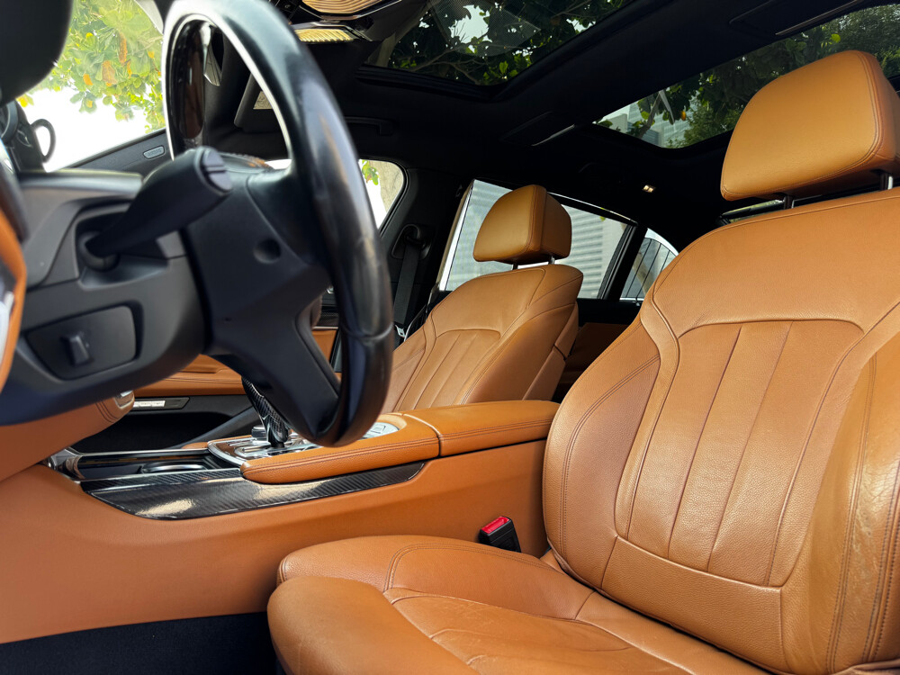 BMW 730 Li - 13