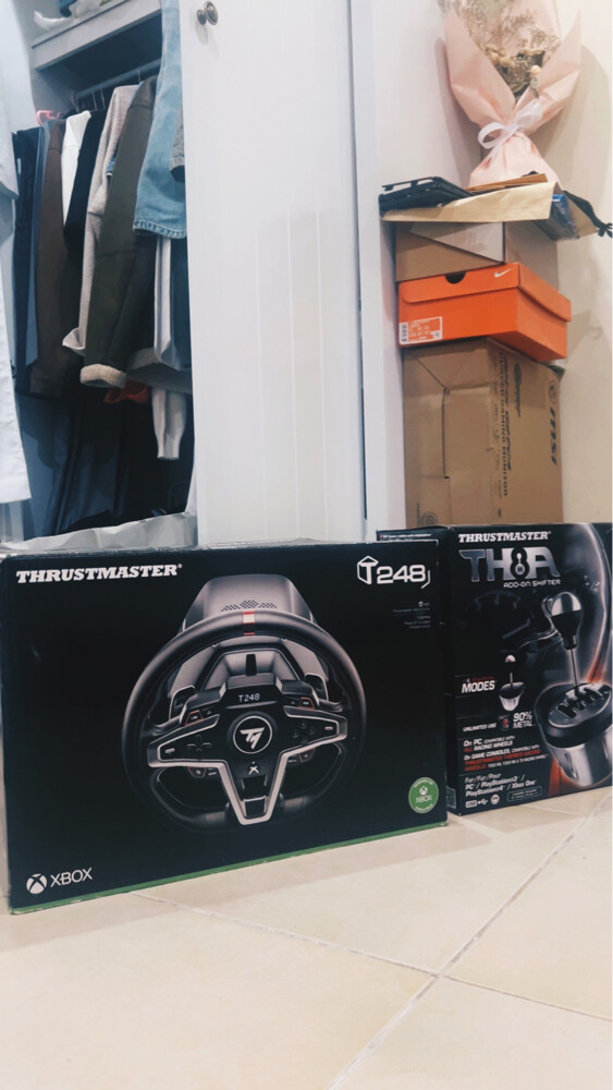 Thrustmaster T248 + TH8A Shifter - 1