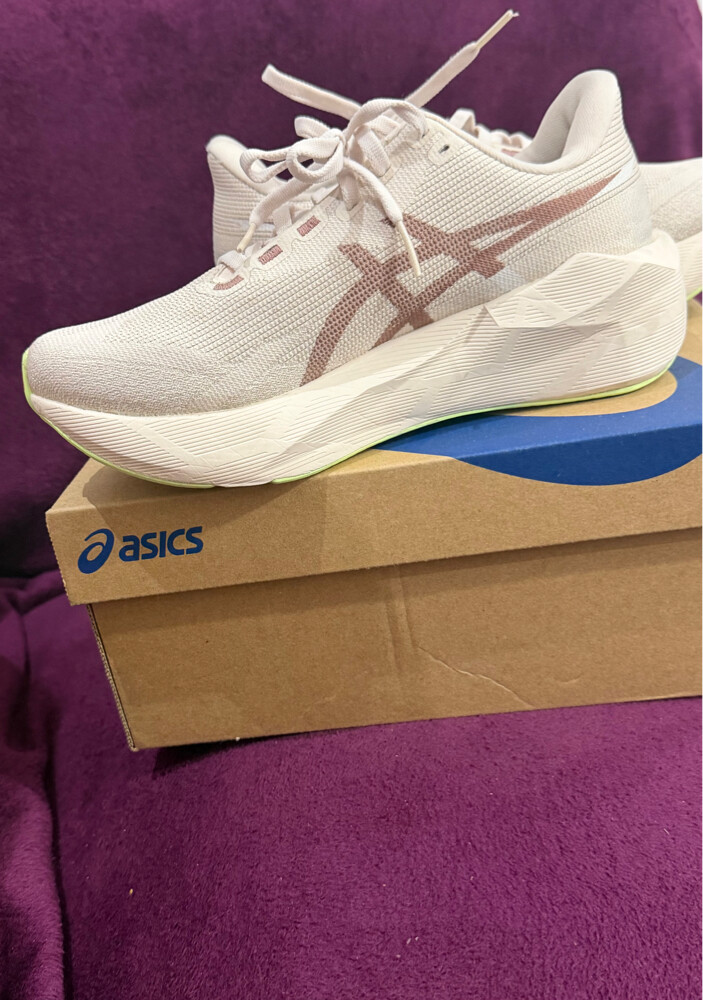 AsicsNovablast6 - 3
