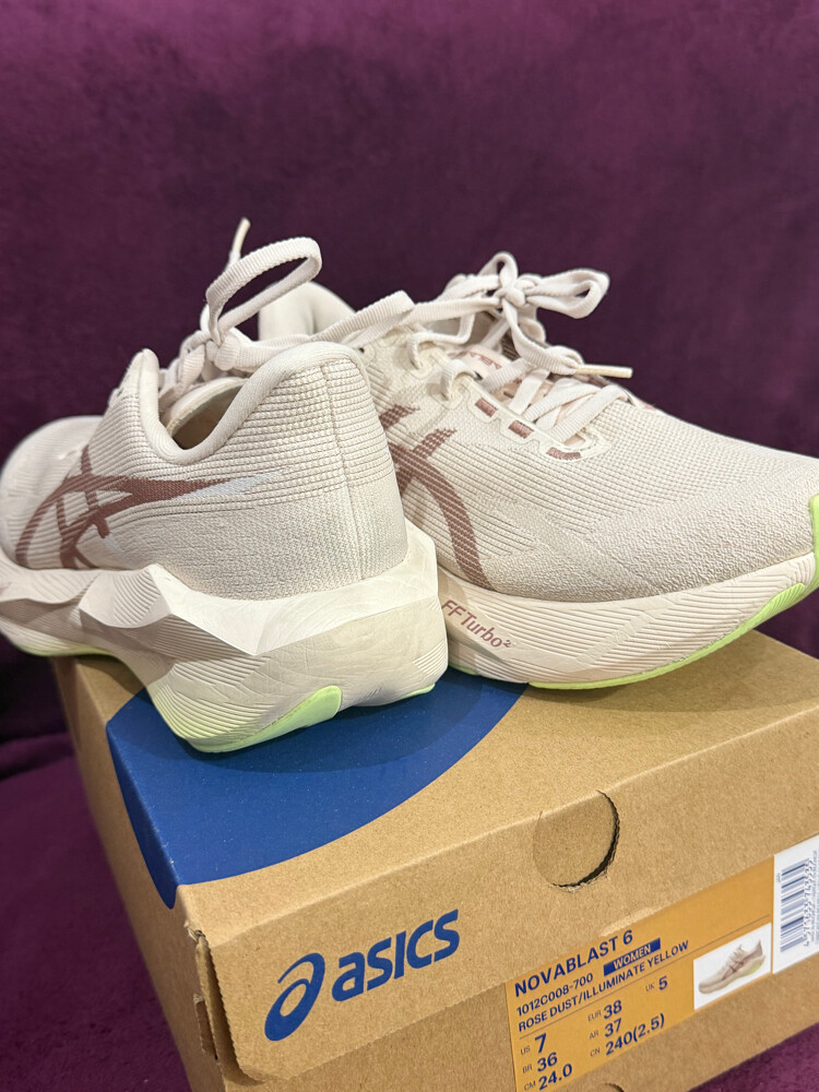 AsicsNovablast6 - 4