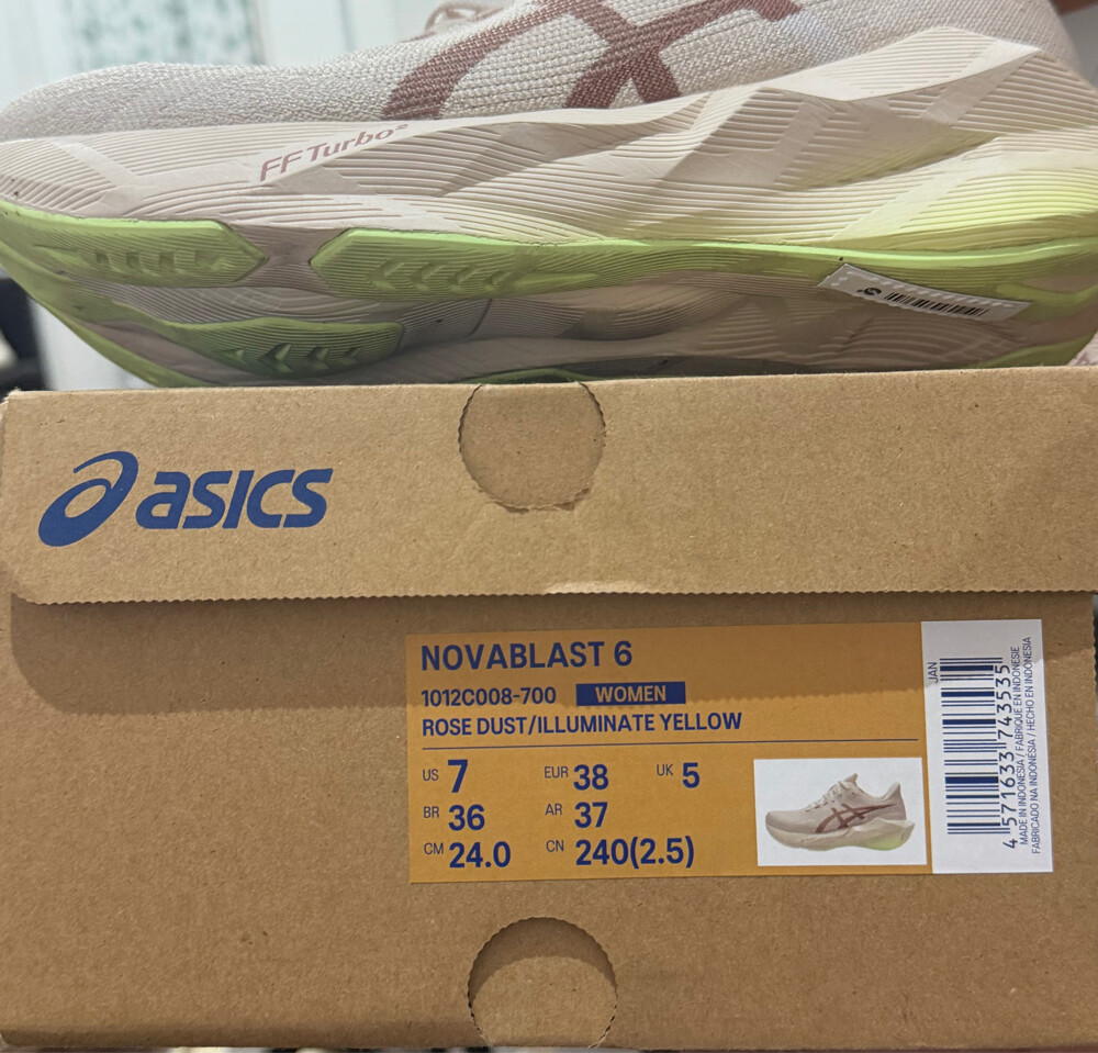 AsicsNovablast6 - 1
