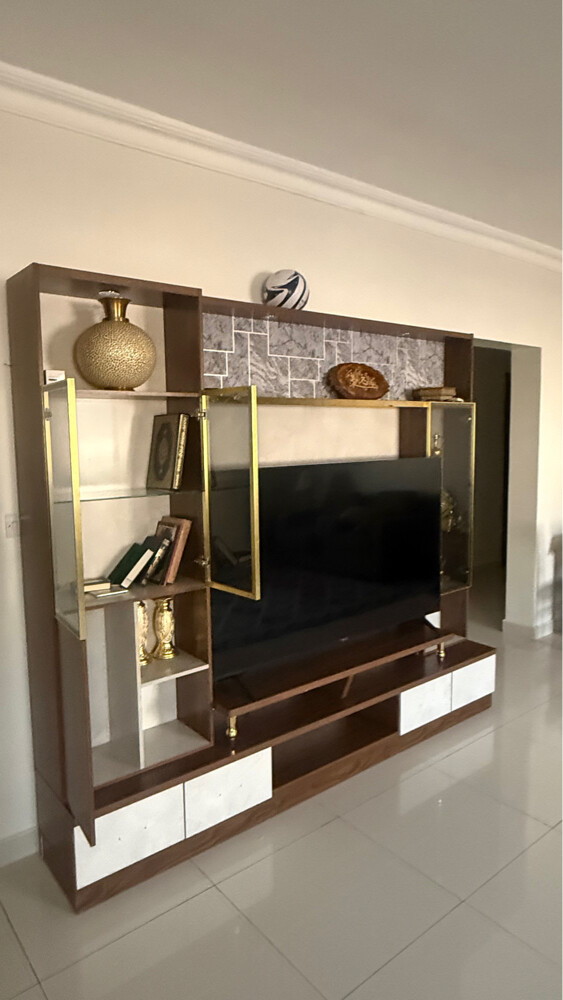 Portable TV decoration - 1