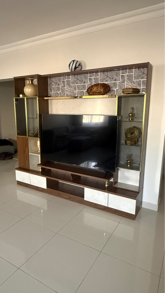 Portable TV decoration - 2