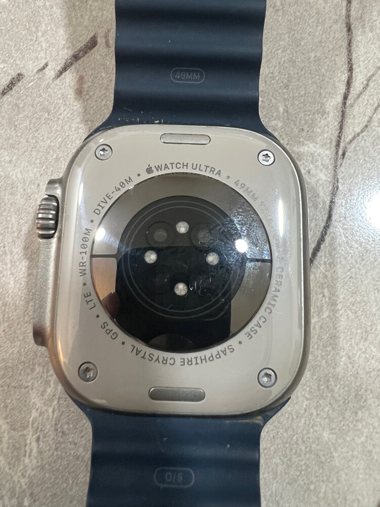 Apple Watch Ultra 2 very clean - 10