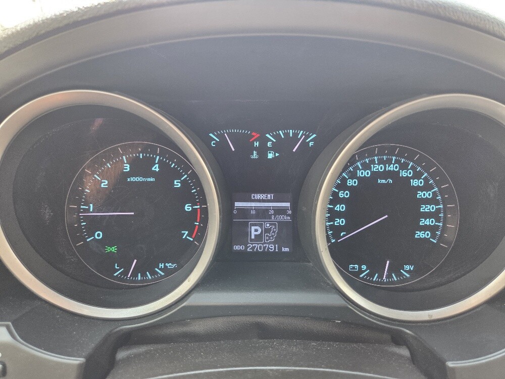 Landcruiser 2011 VXR - 8