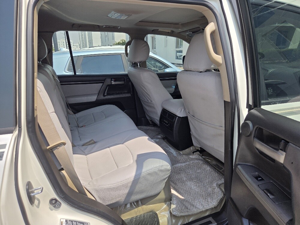 Landcruiser 2011 VXR - 13
