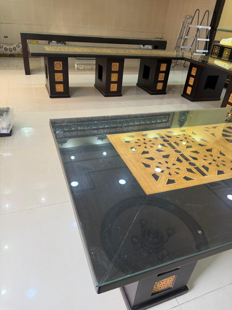 طاولة طعام عملاقة - 3