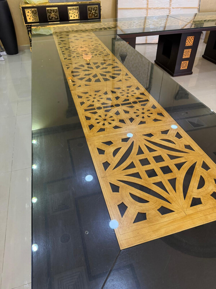 طاولة طعام عملاقة - 5