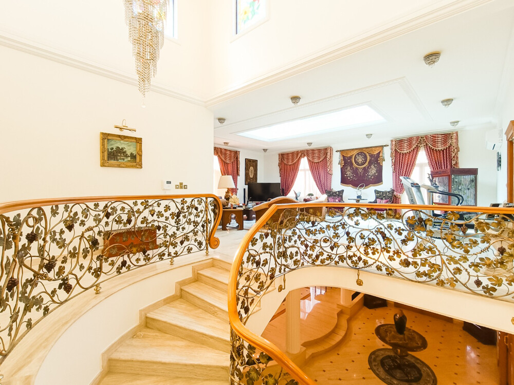 VILLA 5 BHK FOR SALE MAMOURA - 13