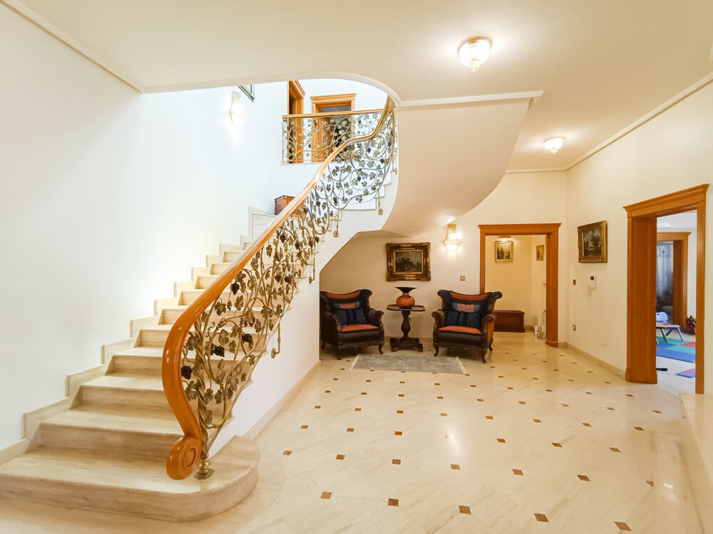 VILLA 5 BHK FOR SALE MAMOURA - 11