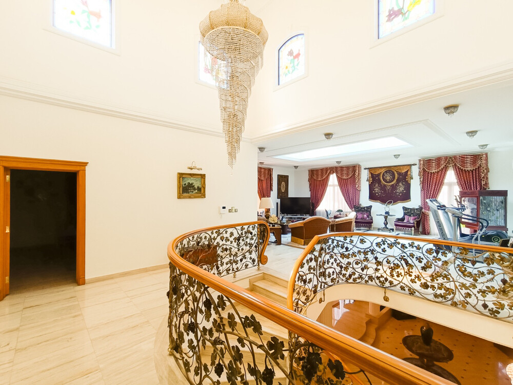 VILLA 5 BHK FOR SALE MAMOURA - 18