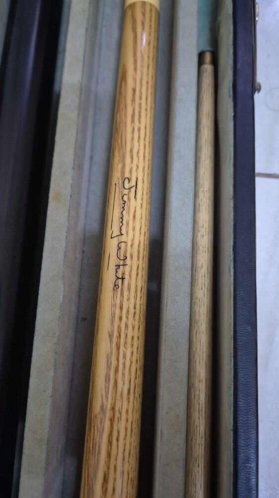 Billiards Cue with box. 3 numbers. - 7