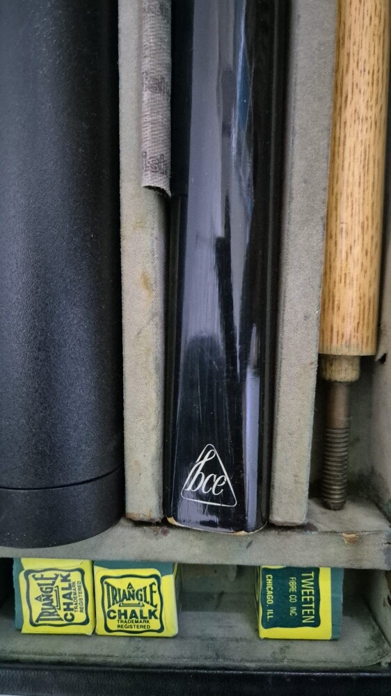 Billiards Cue with box. 3 numbers. - 6