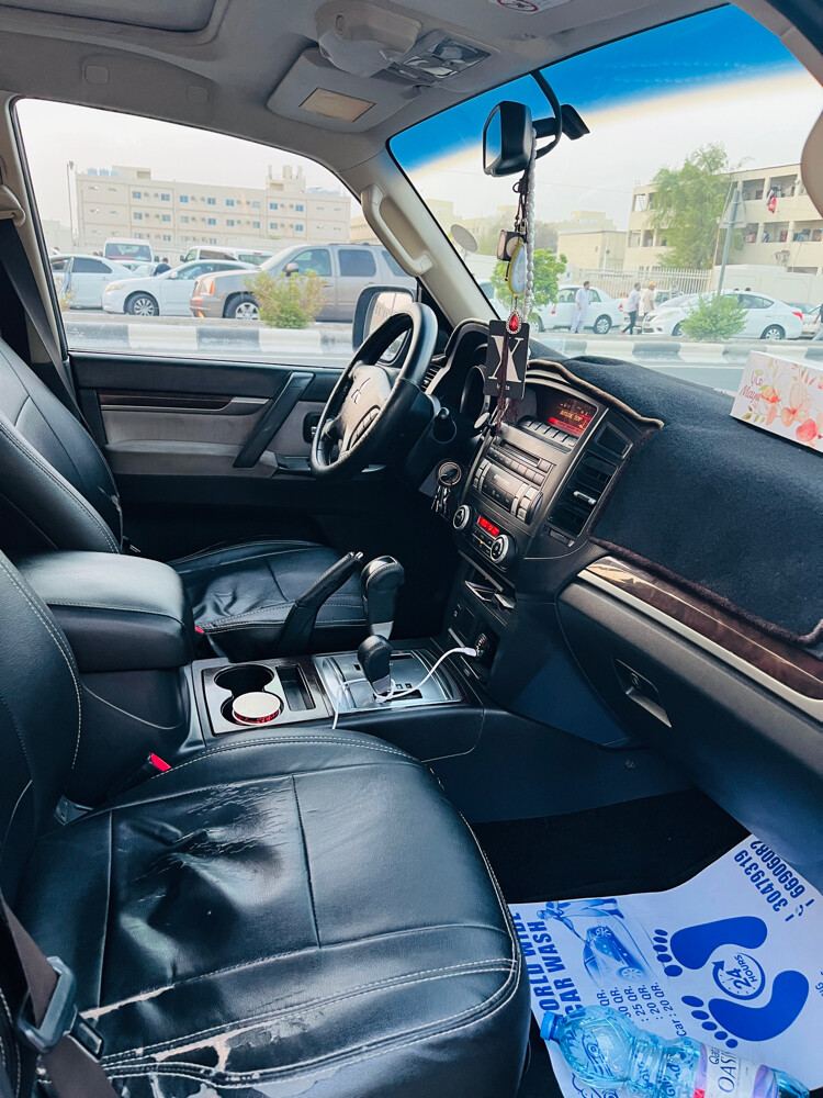 MITSUBISHI PAJERO - 6