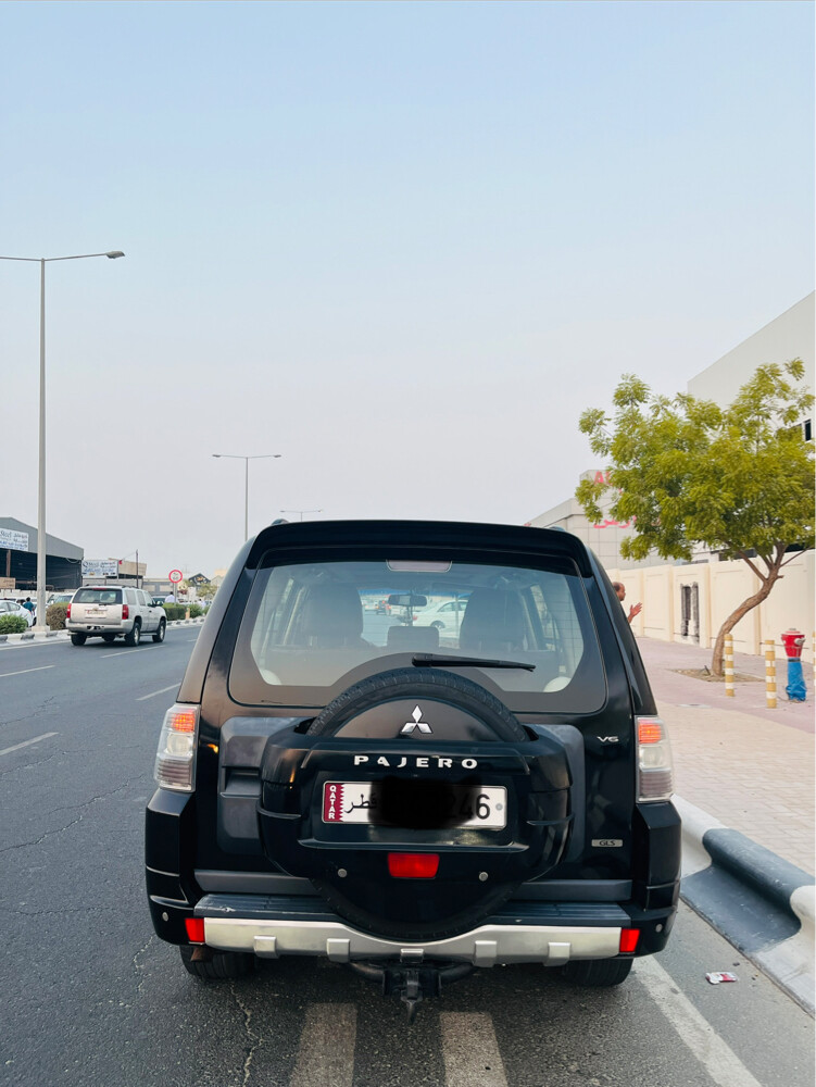 MITSUBISHI PAJERO - 5