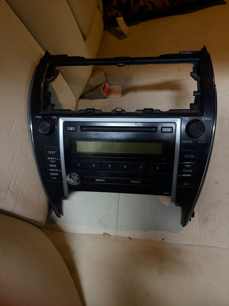Toyota Camry 2012-2017 radio - 1