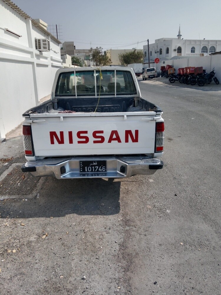 نيسان بيك أب - 4