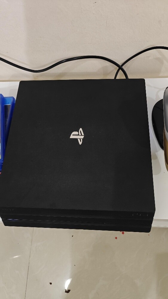 PlayStation 4 Pro 1TB - Like New - 2
