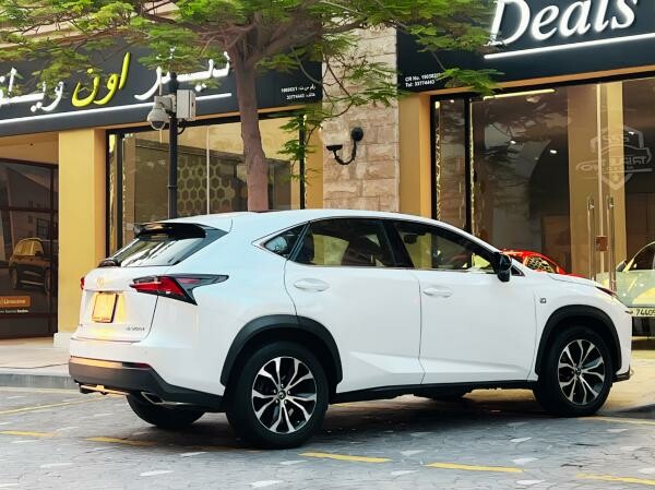 Lexus NX 200T - 2