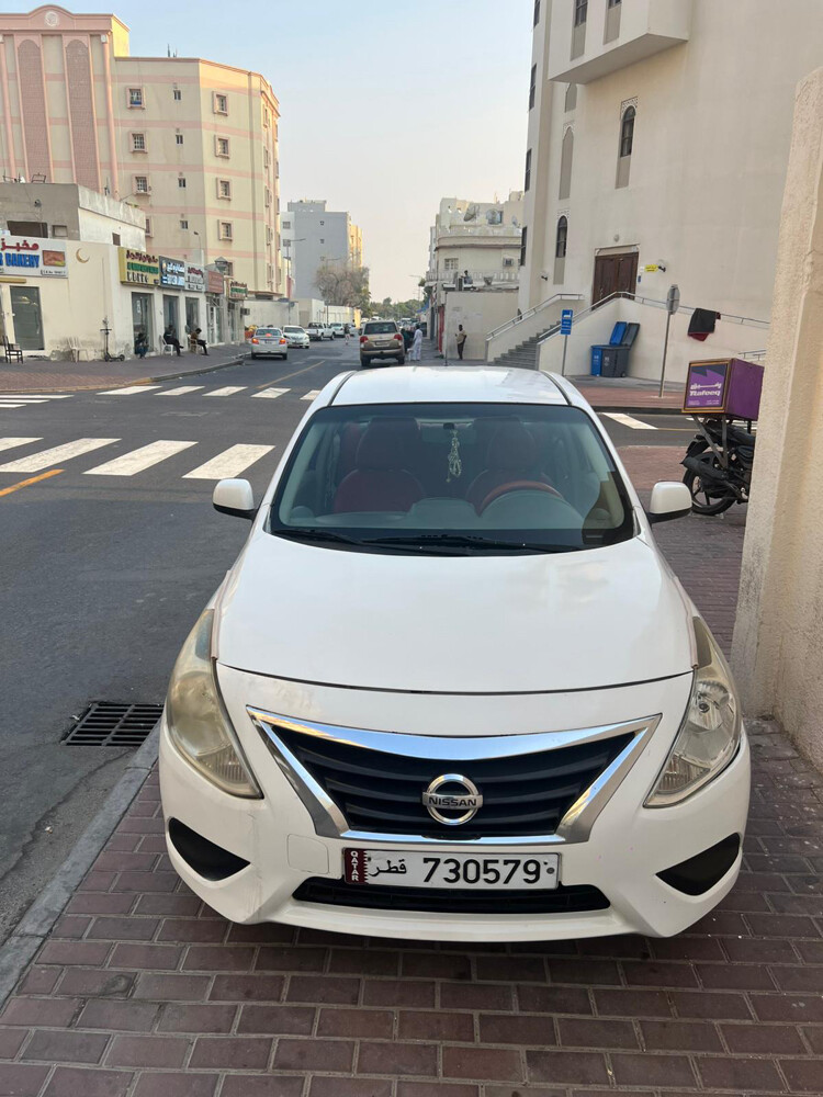 Nissan sunny 2016 - 1