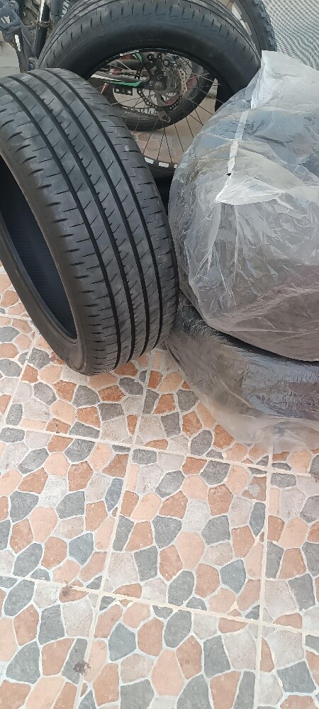17" Bridgestone tyers in excellent - 3