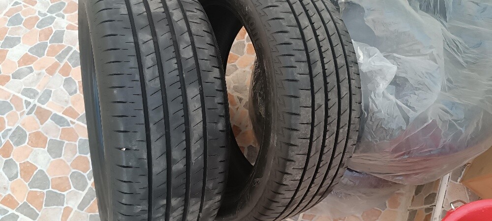 17" Bridgestone tyers in excellent - 2