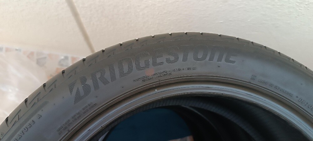 17" Bridgestone tyers in excellent - 6
