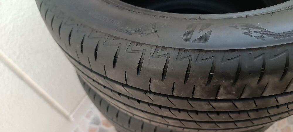 17" Bridgestone tyers in excellent - 4