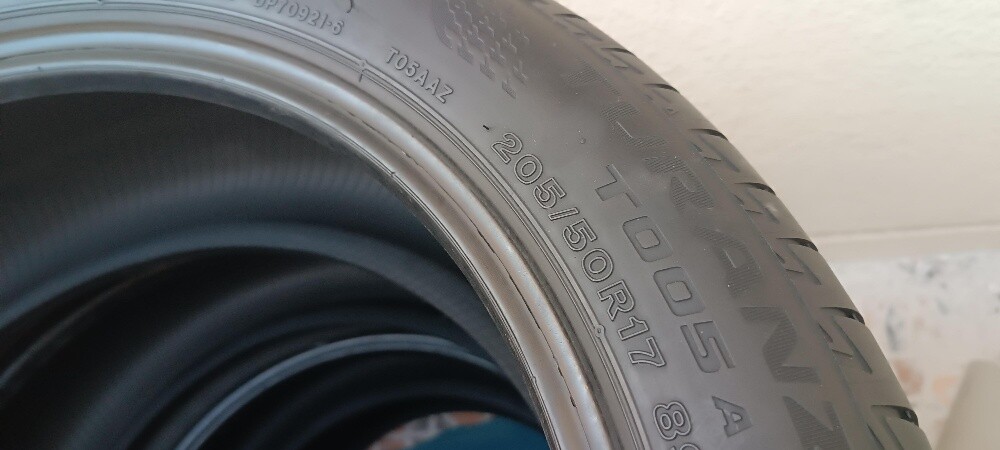 17" Bridgestone tyers in excellent - 5