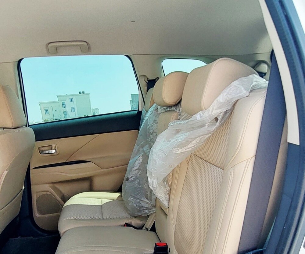 MITSUBISHI OUTLANDER - 11