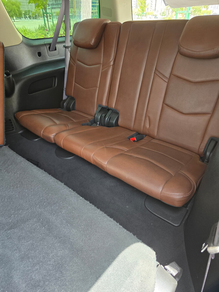 Cadillac Escalade Standard  - 4