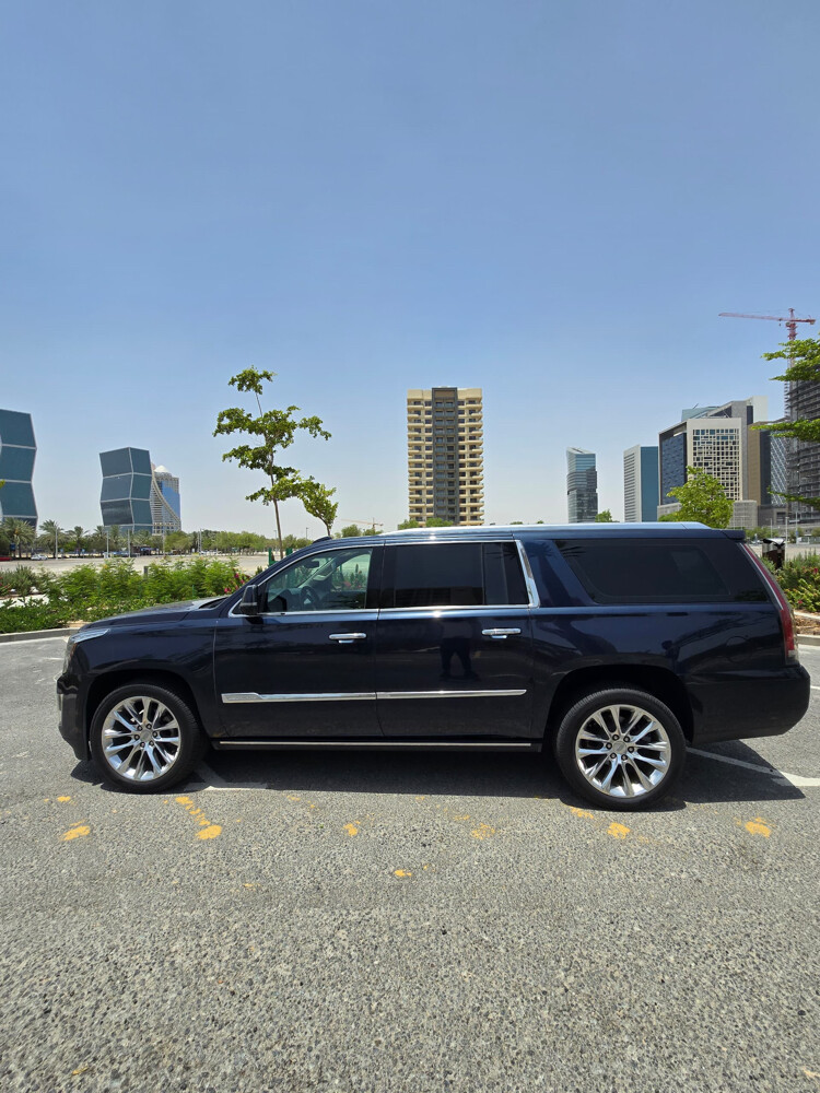 Cadillac Escalade Standard  - 6