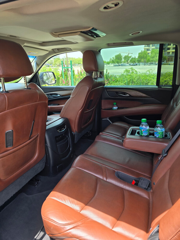 Cadillac Escalade Standard  - 8