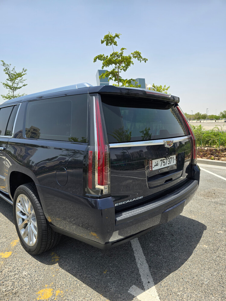 Cadillac Escalade Standard  - 5