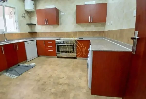 Furnished Villa in Abu Hamour - 15