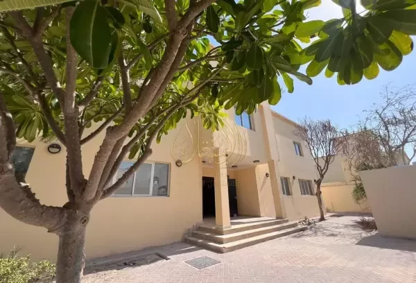 Spacious Villa in Al Wukair - 1