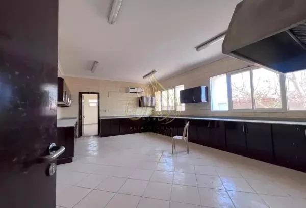 Spacious Villa in Al Wukair - 7