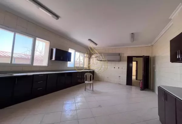 Spacious Villa in Al Wukair - 6