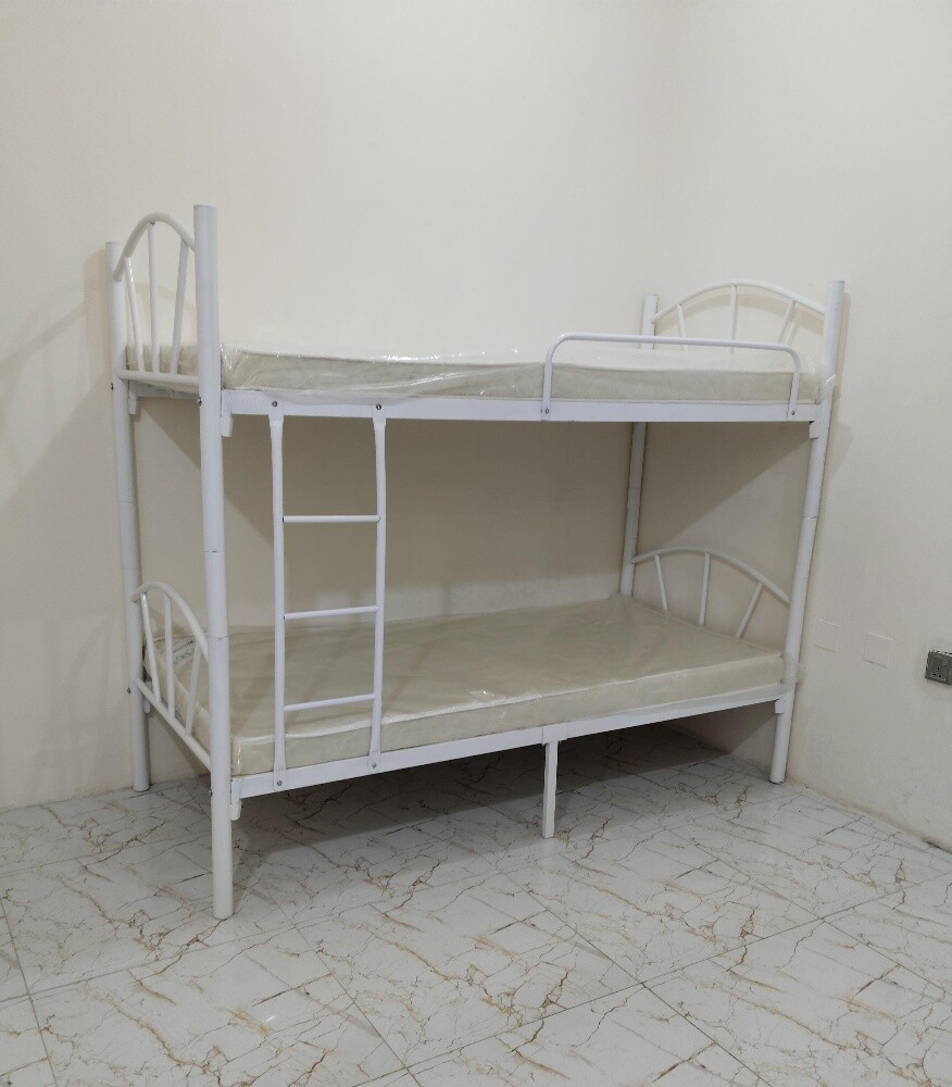 سرير من طابقين متاح - 1