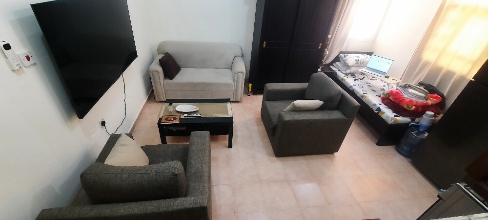 Seating set with table - 5