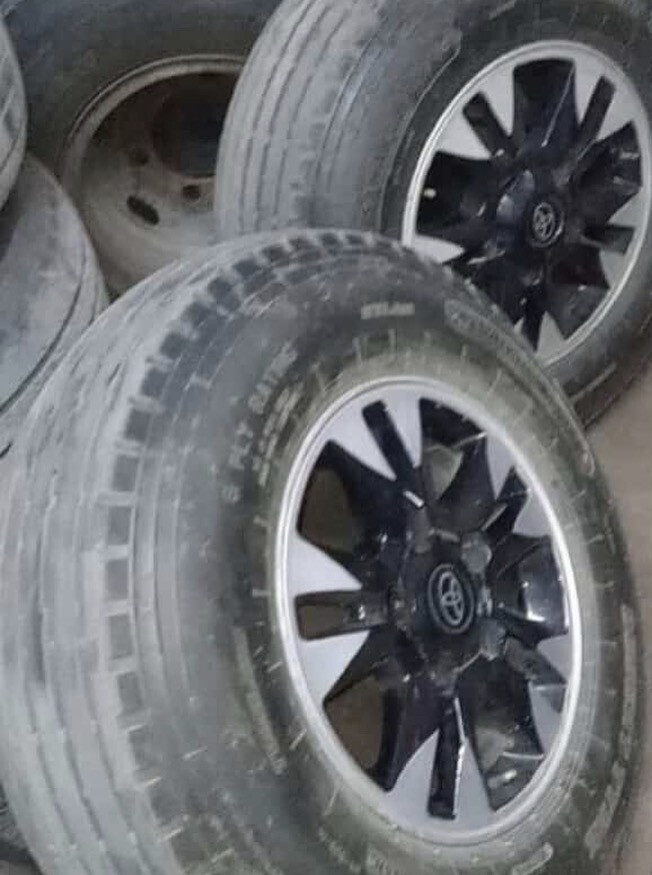 Gabba rims landcruser + shas - 1