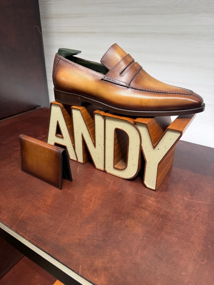 For sale: A luxurious classic shoe - 6