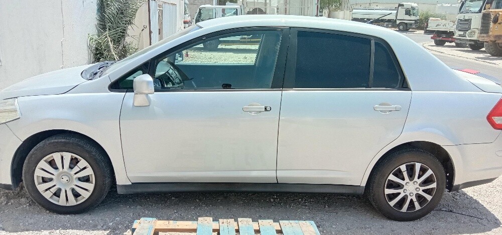 Nissan Tiida - 2