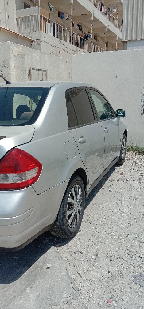 Nissan Tiida - 4