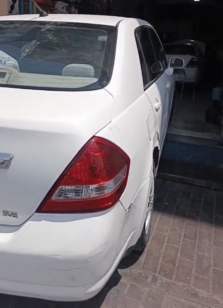 Nissan tida 2009 - 6