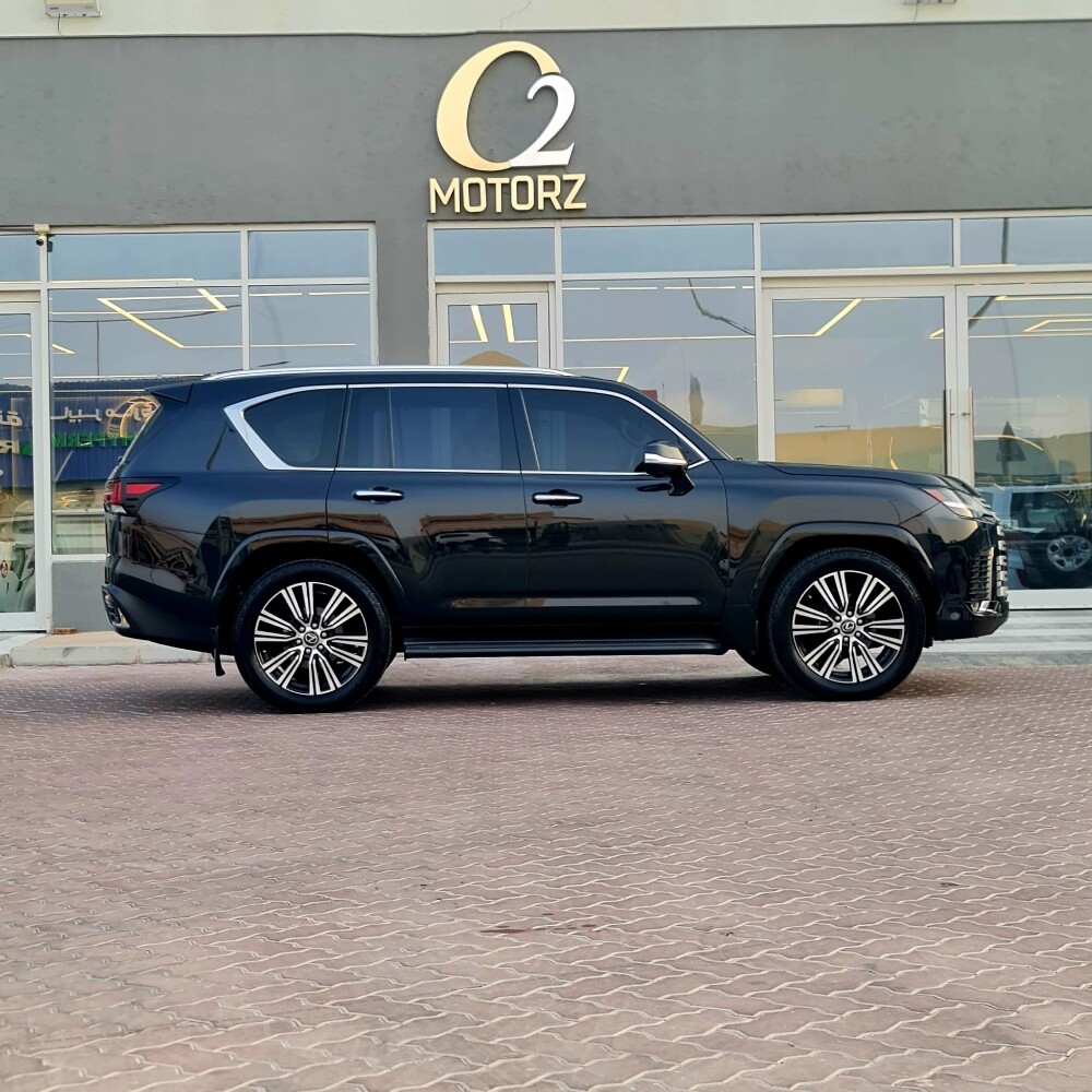 lexus lx600 - 1