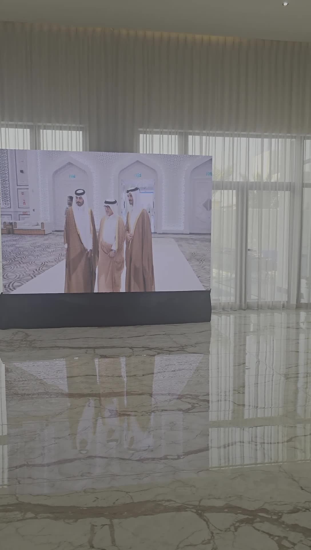 تأجير شاشات وأجهزة الصوت والإضاءة - 3