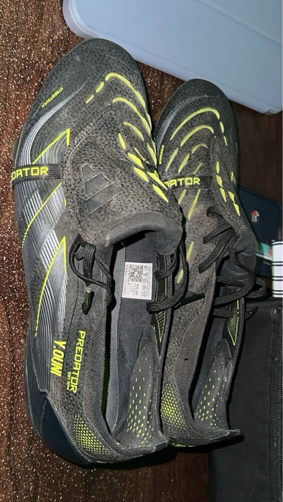football shoes   - 4